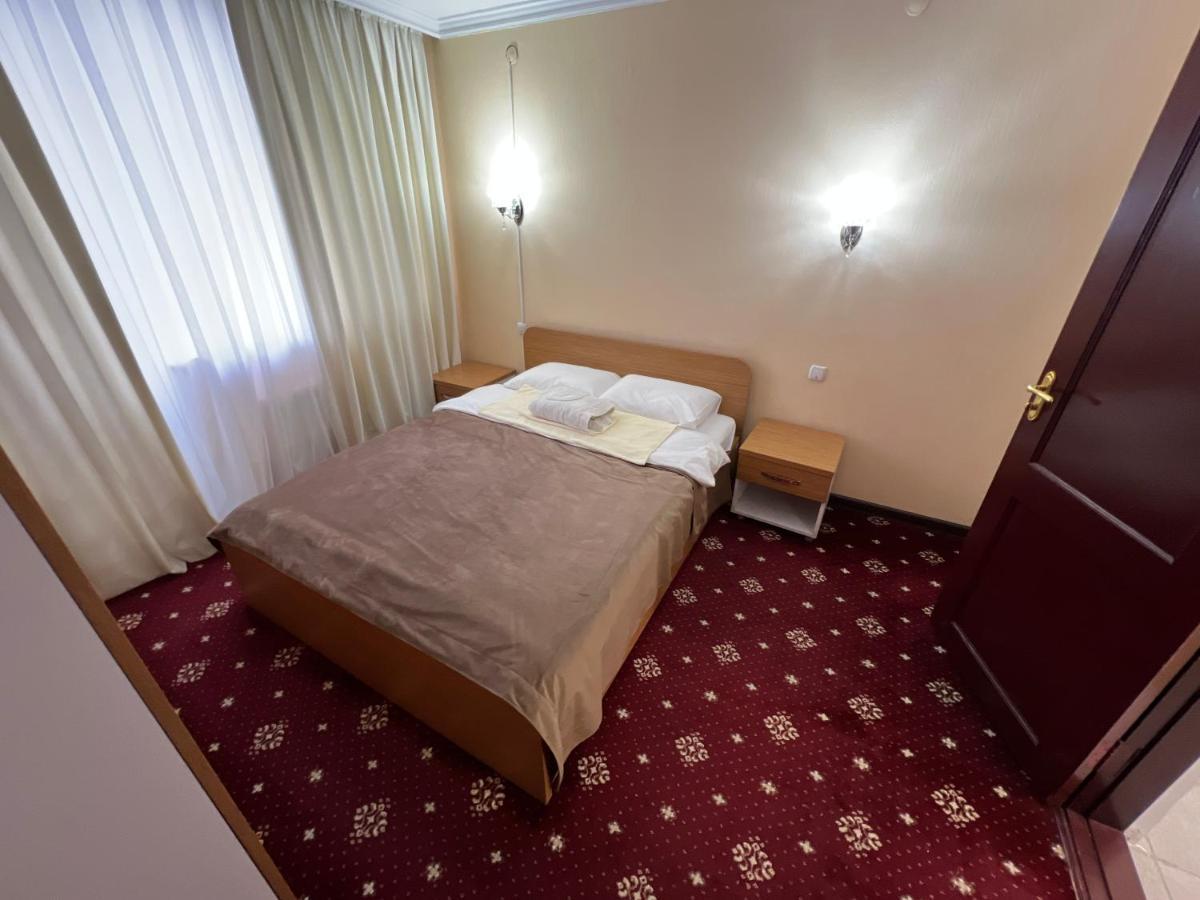Yassy Hotel, Turkistan Esterno foto