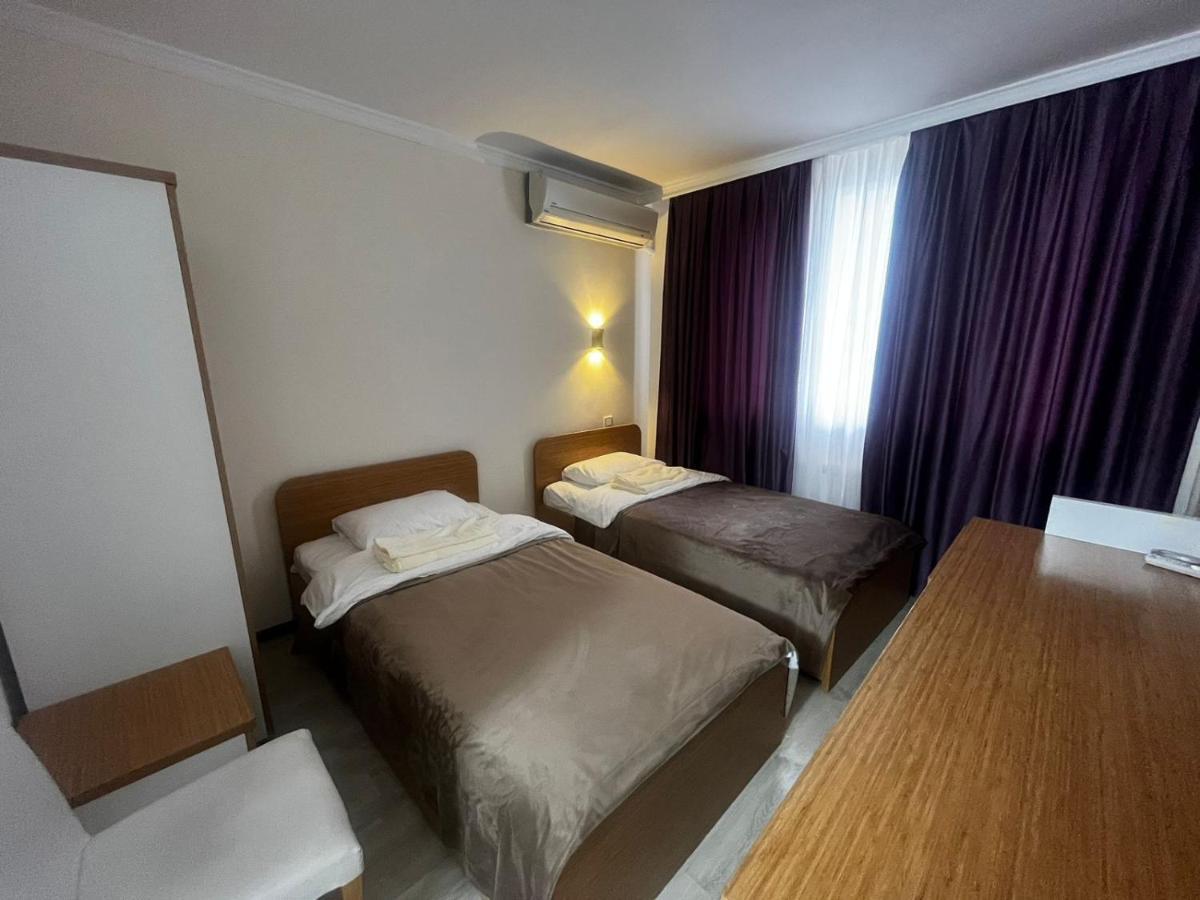 Yassy Hotel, Turkistan Esterno foto