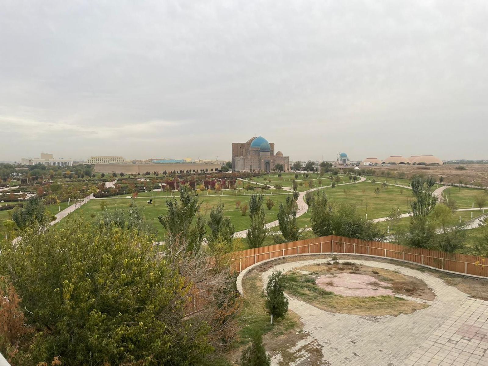 Yassy Hotel, Turkistan Esterno foto